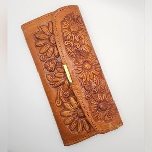 Vintage Piel Legitima.Tooled Sunflower Trifold Lether Wallet.Crafted in Mexico